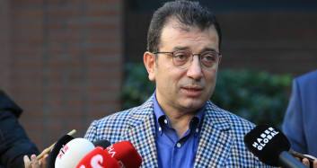 İmamoğlu canlı yayında kibrine yenik düştü: Beceriksizliği ortaya çıkmasın diye TOKİ Başkanını istemedi