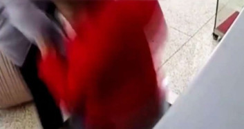 3 Yaşındaki Oğlunu X-Ray Cihazına Koydu