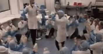 İranlı Doktarlar Halaya Devam Ediyor