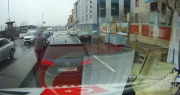 İstanbul'da Ambulansa Saldırı!
