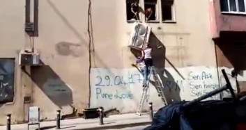 İstanbul Bayrampaşa'da Bir İş Yerin Klimasını Söken 5 Kişiyi Gören Vatandaşlar Pes Yahu Dedi