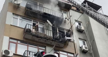 İstanbul Fatih'te Balkonda Can Pazarı