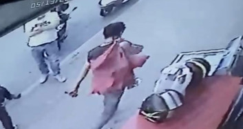 İstanbul’da Akılalmaz Olay! Hırsızlar Türk Bayrağını Çuval Yapıp Çalıntı Antika Sakladı