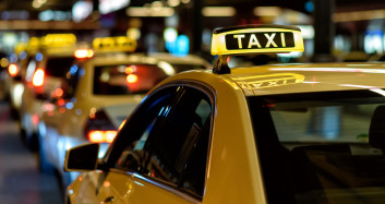 İstanbul'un Taksi Değil Taksici Problemi Var: Turist Kılığına Giren İki Kişi Taksiciler Tarafından Dolandırıldı