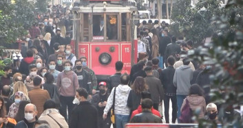 İstiklal'de Salgın Unutuldu