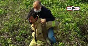  Beylikdüzü'nde Dikenli Çalılıkta Mahsur Kalan Kişiye İtfaiye Yardımı 