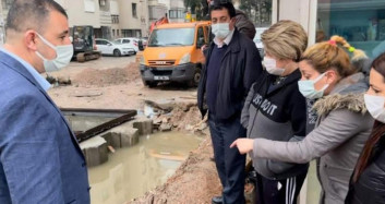 İzmirlilerden Belediyeye Foseptik Çukuru Tepkisi