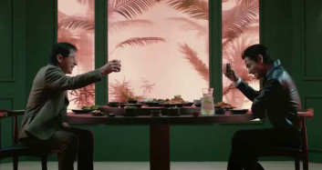 Jackie Chan, BTS grubu üyesi Kim Taehyung ile bir araya gelerek klip çekti!