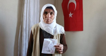 Kimsesiz Kadın Elindeki Son Parayı Depremzedeler İçin Gönderdi