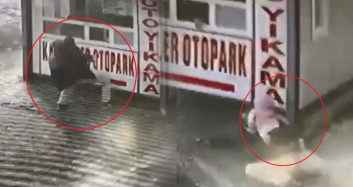 Karda Düşen Babanın Kızını Kurtardığı An Kamerada