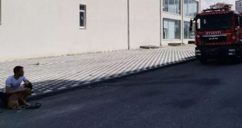 Kayseri'de Bir Genç Önce Evini Yaktı Sonra Oturup İzledi!