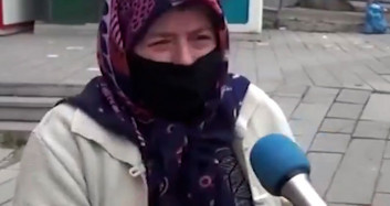 Kendisine 'Cahil' Diyen Genç Kıza Verdiği Cevap İle Gündem Oldu!