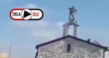 Karabağ'da Azeri Asker Kilisede Ezan Okudu