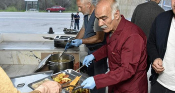 Gümüşhane'de 14 Yıldır Ücretsiz İftar Sofrası Kuruluyor