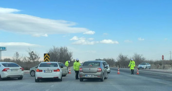 Konya'da Kum Fırtınası Çıktı! Bazı Yollar Trafiğe Kapatıldı