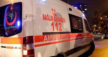 Konya’da Otomobil Refüjdeki Yayaya Çarptı