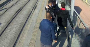 Konya'da Tramvay Durağında Bıçaklı Saldırı!