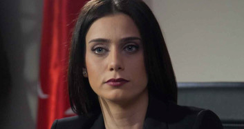 Kurtlar Vadisi'nin Savcı Leyla'sı Çiğdem Batur'un Başı Sapığı İle Dertte!