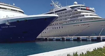 Kuşadası’nda dev gemi iskeleye çarptı