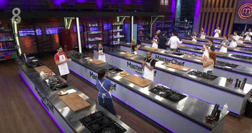 MasterChef Türkiye'de Mehmet Şef Esra'yı Alkışlattı