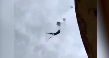 Mehmetçik Rejim Helikopterini Vurdu! İşte O Anlar
