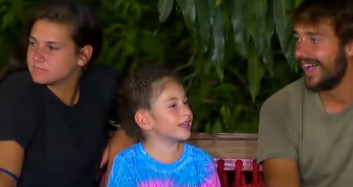 Melisa Ilıcalı Survivor Yarışmacıları ile Eğleniyor