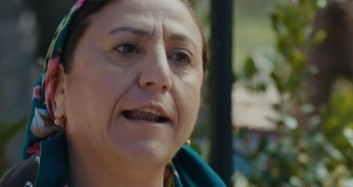 Menekşe'nin Hamile Olduğunu Herkes Öğrenir