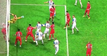 Merih Demiral'dan İzlanda Maçındaki Muhteşem Savunması