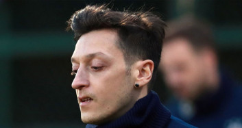 Mesut Özil'den Sinan Gümüş Paylaşımı