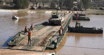 Milli Savunma Bakanlığı'ndan Durgun Sulardan Geçiş Tatbikatı