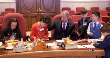 Milli Savunma Bakanlığı'na Çocuklar Neşe Getirdi