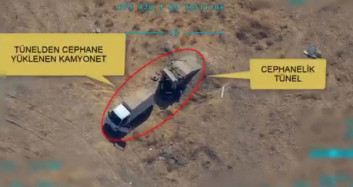 Milli Savunma Bakanlığı Terör örgütü YPG/PKK'nın Kamyonunun Vurulma Anını Paylaştı