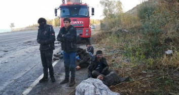 Van'da Mültecilerin Bulunduğu Minibüs Devrildi!