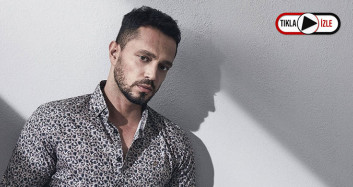 Murat Boz, Kalbim Ege'de Kaldı Şarkısını Seslendirdi