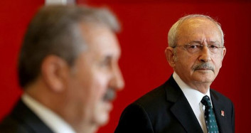 Mustafa Desteci'den CHP'ye Sert Eleştiri