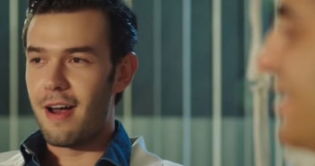 Emre Muzo'ya Aşk Konusunda Taktik Veriyor