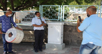 Nevşehir'de İki Kere İhanete Uğradığı Eşinden Boşanan Adam Kutlama Yaptı