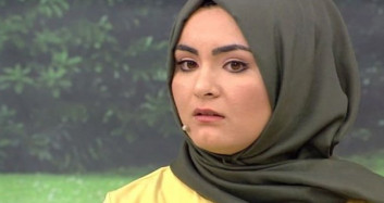 Nihat Doğan'dan Hanife'ye Şok Sözler: Çıkar Başörtünü, Giy Mini Eteğini!