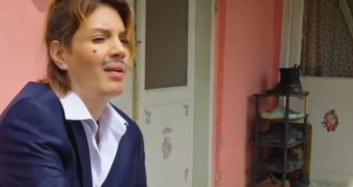 Nurcan Mustafa Ali'ye Şaka Yapıyor