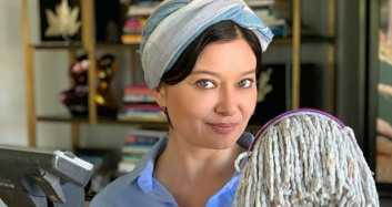 Nurgül Yeşilçay Temizlik Yaparken Kas Çalıştırma Tüyoları Verdi