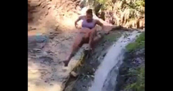 Dereye Bodoslama Giren Kadın
