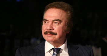 Parmağını Kıran Orhan Gencebay Yaşadığı Kazayı Anlattı
