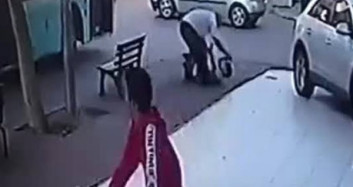 Antalya'da Patenci Çocuğa Dayak