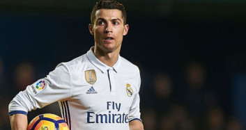 Kendini Eve Kapatan Ronaldo, Perde Arkasında Görüntülendi!