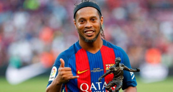 Ronaldinho Galatasaray Beşiktaş Derbisini Yorumladı! 