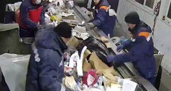 Parçalanmaktan Son Anda Kurtuldu! Kedinin Kurtuluşu Kameraya Yansıdı