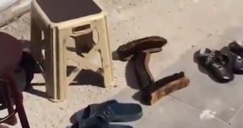 Zabıtalar Tarafından Sandığına El Konulan Ayakkabı Boyacısı