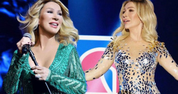 Seda Sayan Konserde Giydiği Transparan Elbise İle Dikkat Çekti