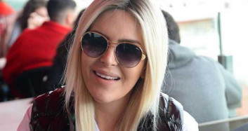 Selin Ciğerci, Okan Bayülgen'in Programında Yaptığı Dansla Geceye Damgasını Vurdu