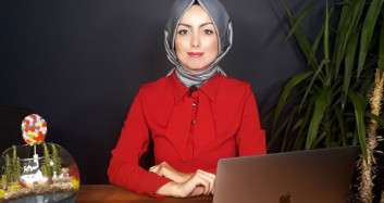 Pembe Kafe: Okula Giderken En Kısa Sürede Hazırlanma Taktikleri!